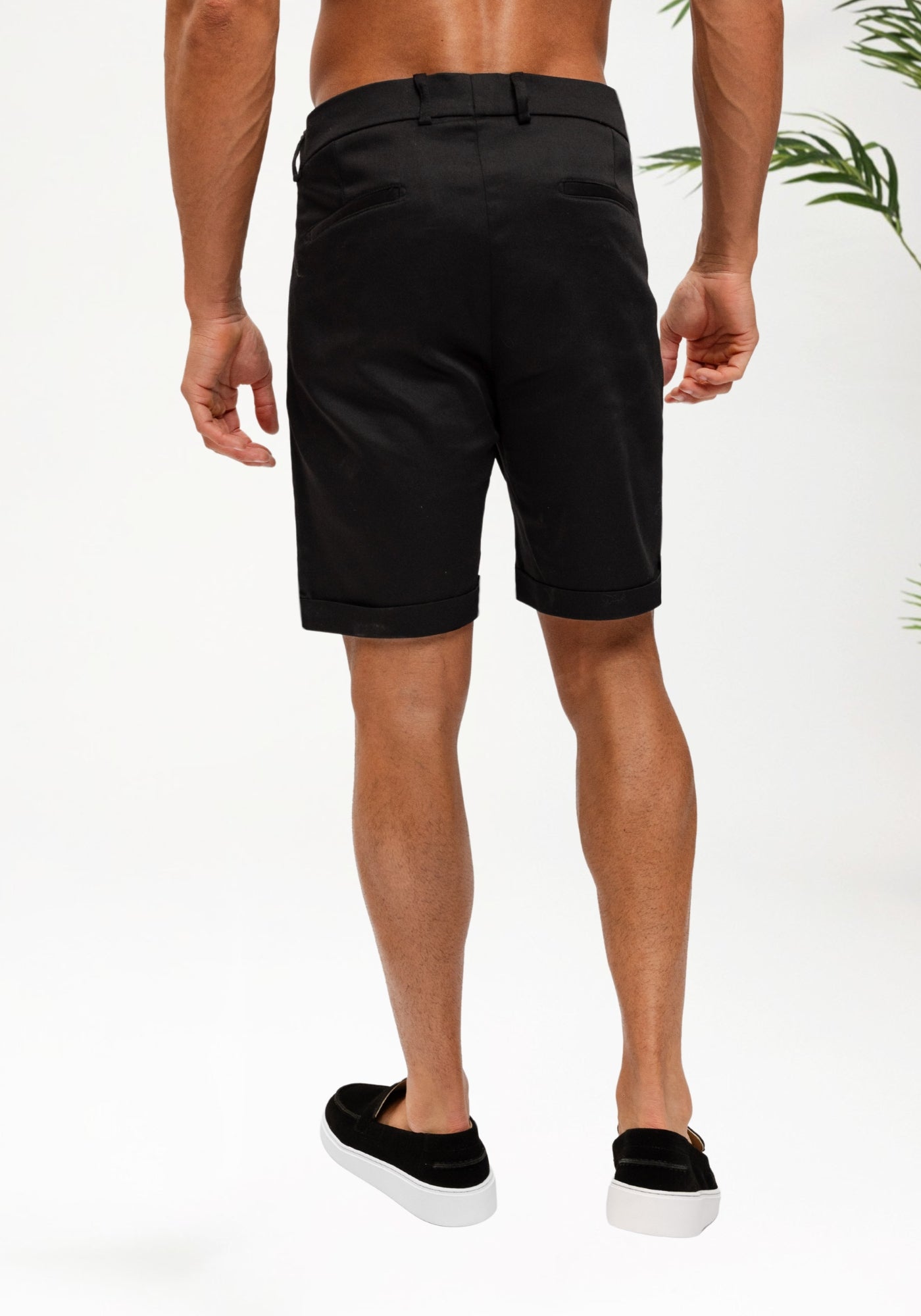 Cotton District CASUAL CLUB PLEATED CHINO SHORTS Shorts BLACK