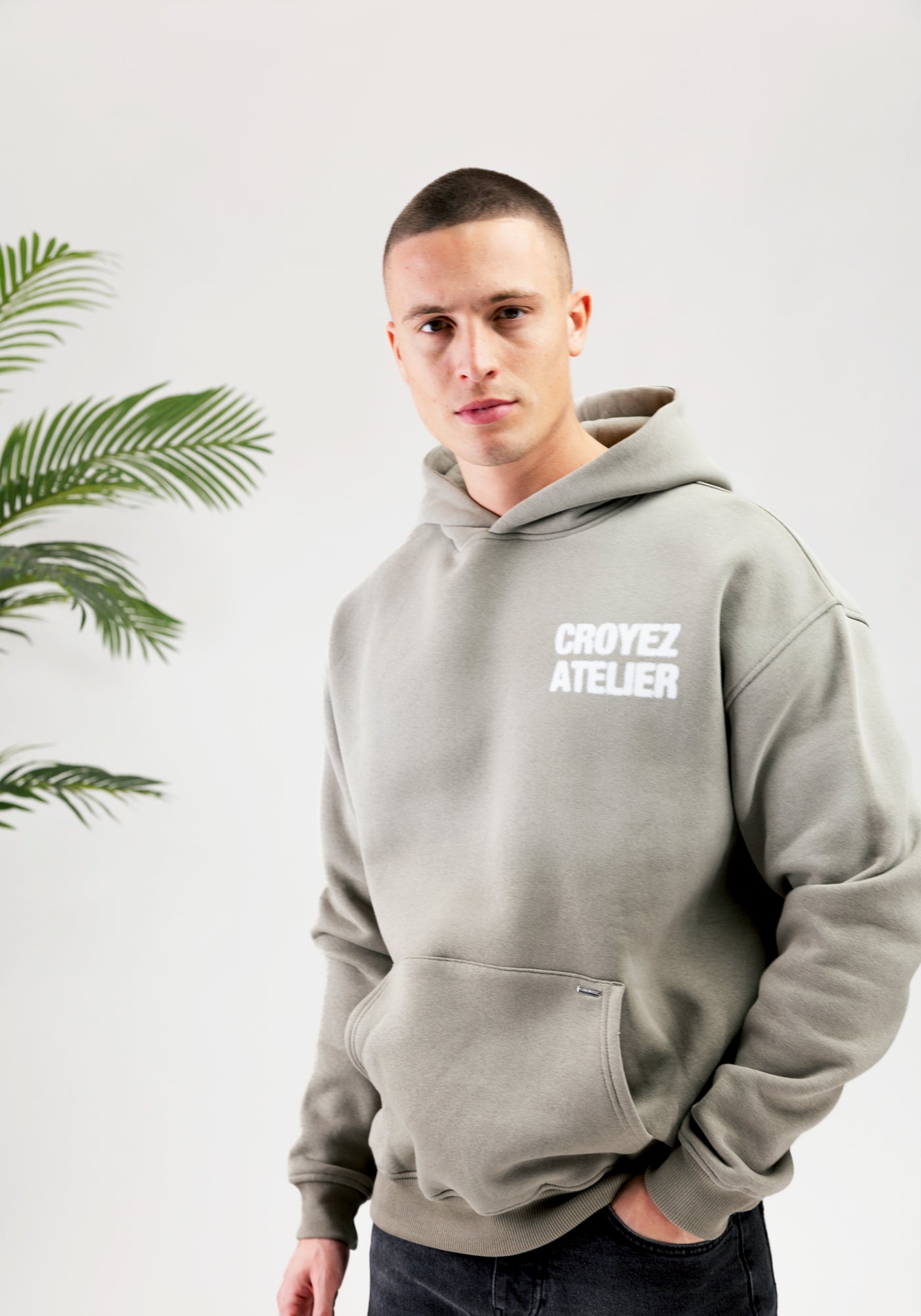 Cotton District CROYEZ SPRAYED ATELIER HOODIE DUSTY OLIVE