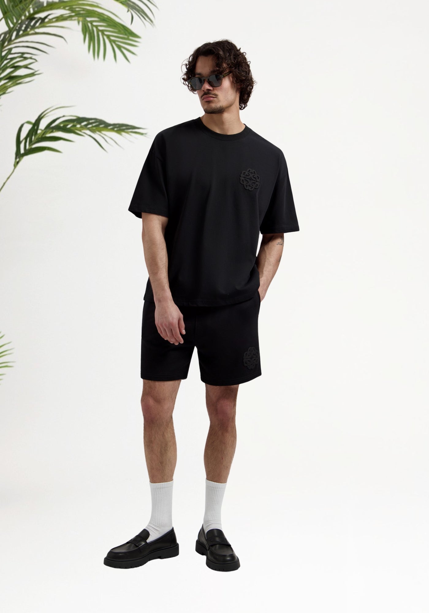 Cotton District Emblem Badge T-shirt T-Shirts BLACK