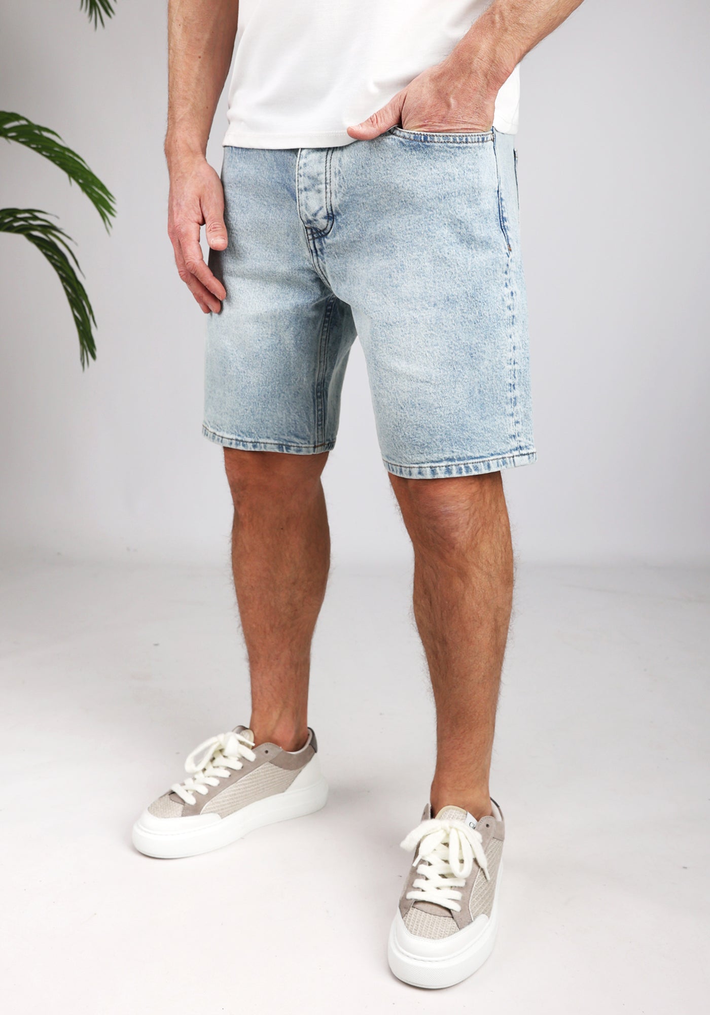Cotton District LOOSE DENIM SHORTS Shorts LIGHT BLUE