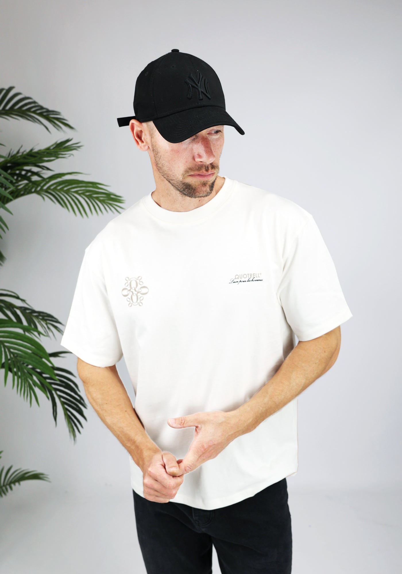 Cotton District QUOTRELL INSIGNIA T-SHIRT ECRU
