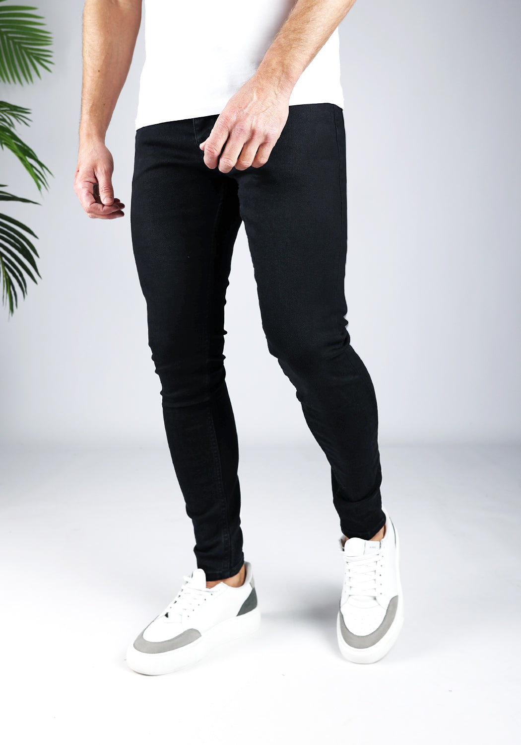 Cotton District TAPERED FIT JEANS ALL BLACK