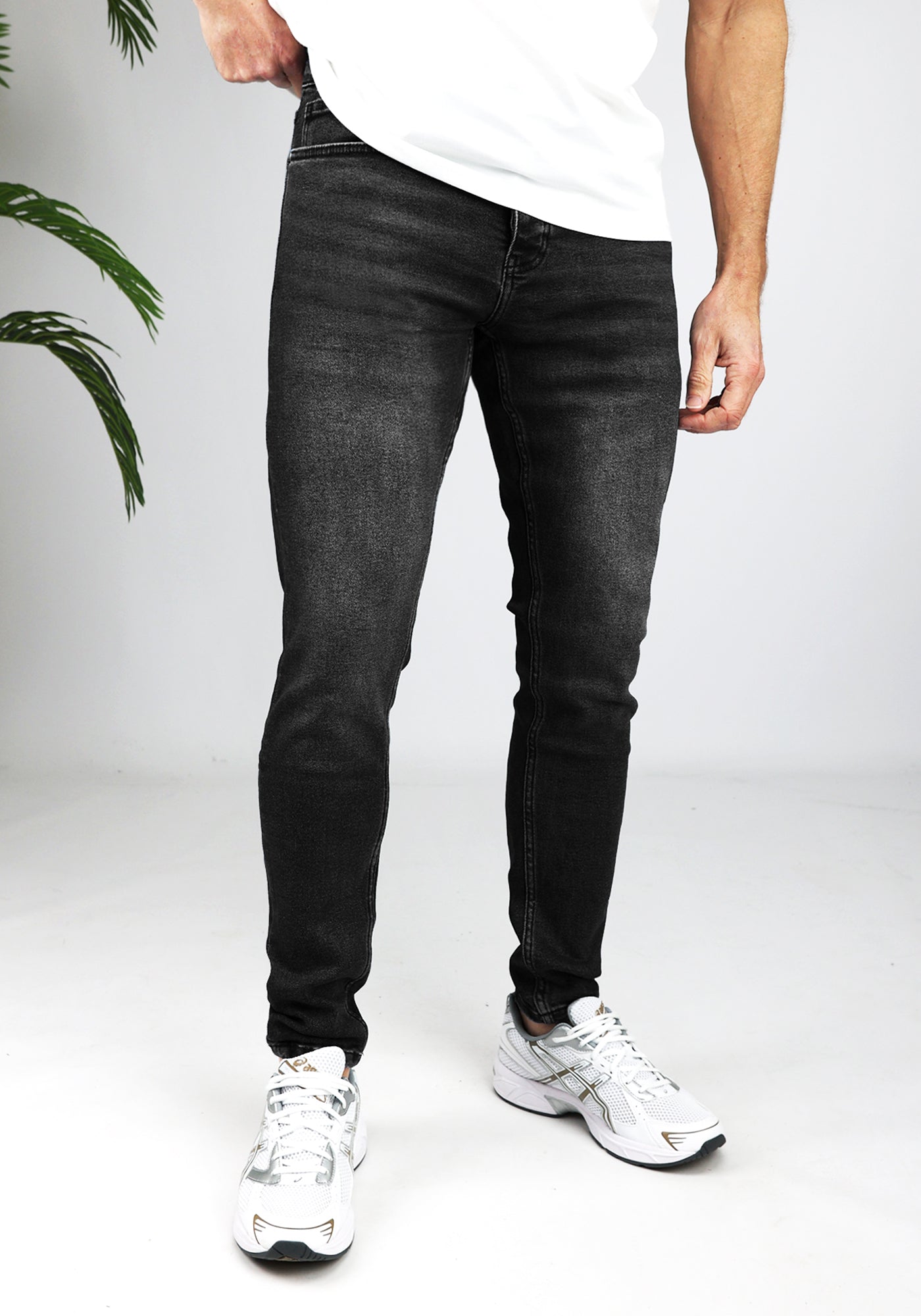 Cotton District TAPERED FIT JEANS WASHED BLACK