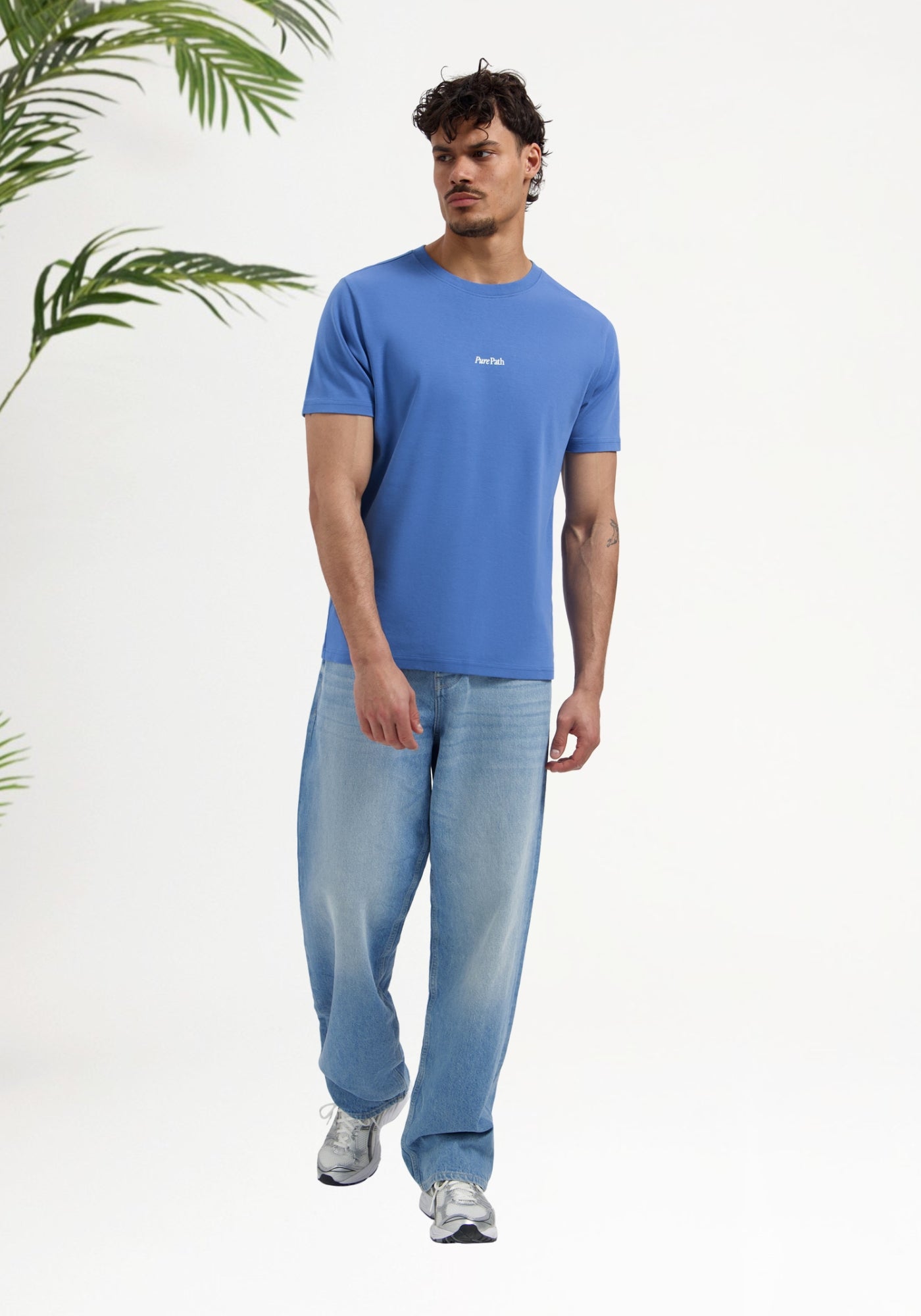 Cotton District Trio of Flowers T-shirt T-Shirts Faded Cobalt
