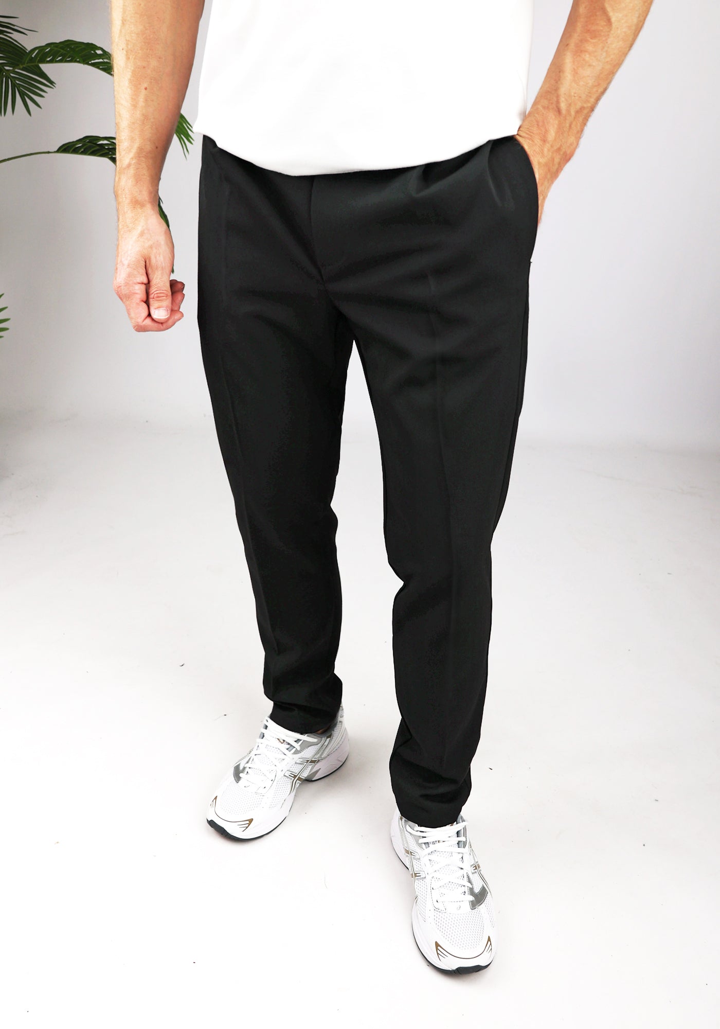 Cotton District WEEKEND CHINO Pants & Chino's BLACK