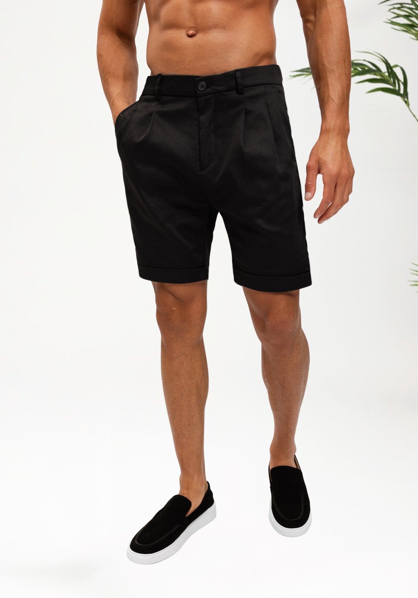 Cotton District CASUAL CLUB PLEATED CHINO SHORTS Shorts BLACK