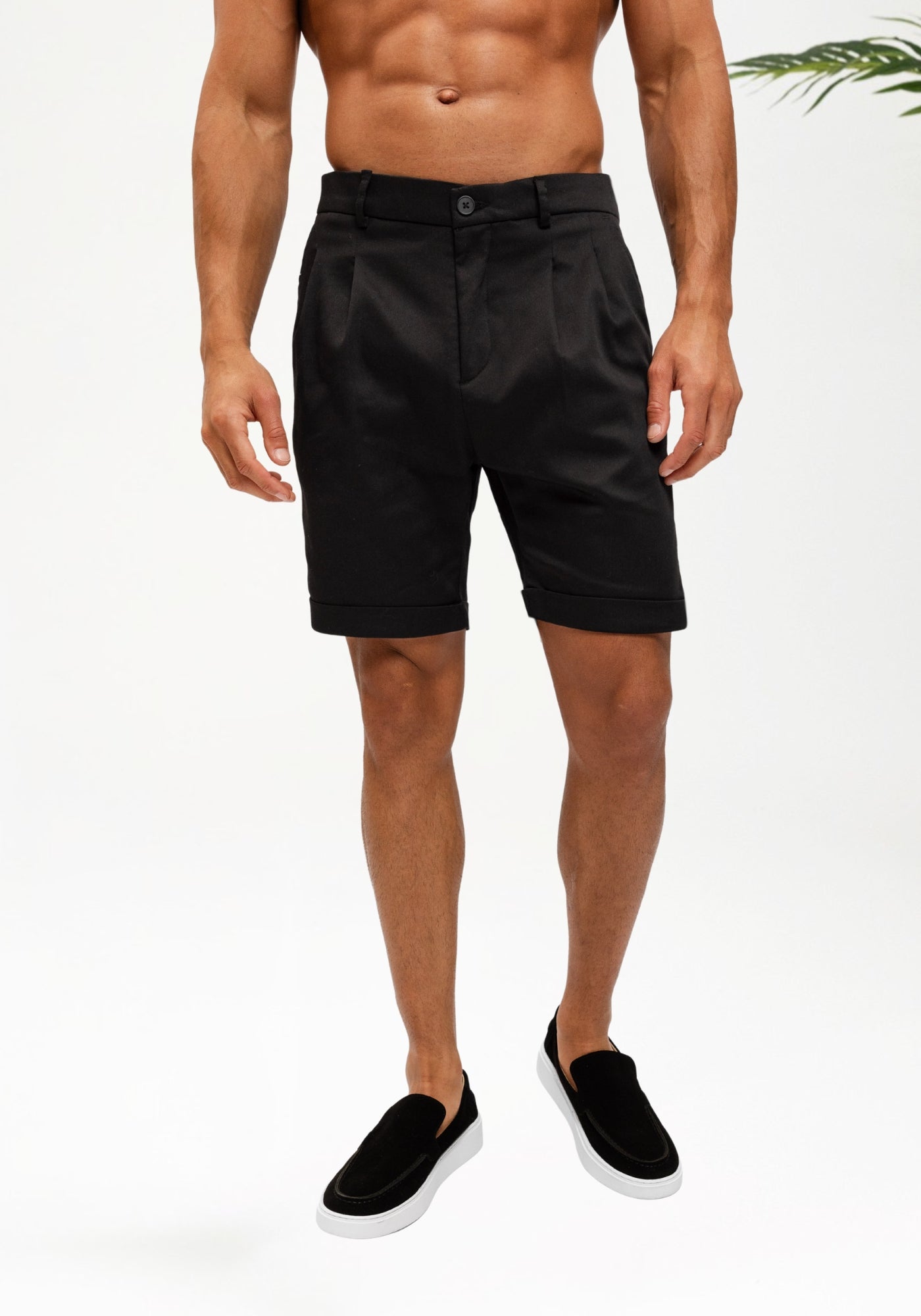 Cotton District CASUAL CLUB PLEATED CHINO SHORTS Shorts BLACK