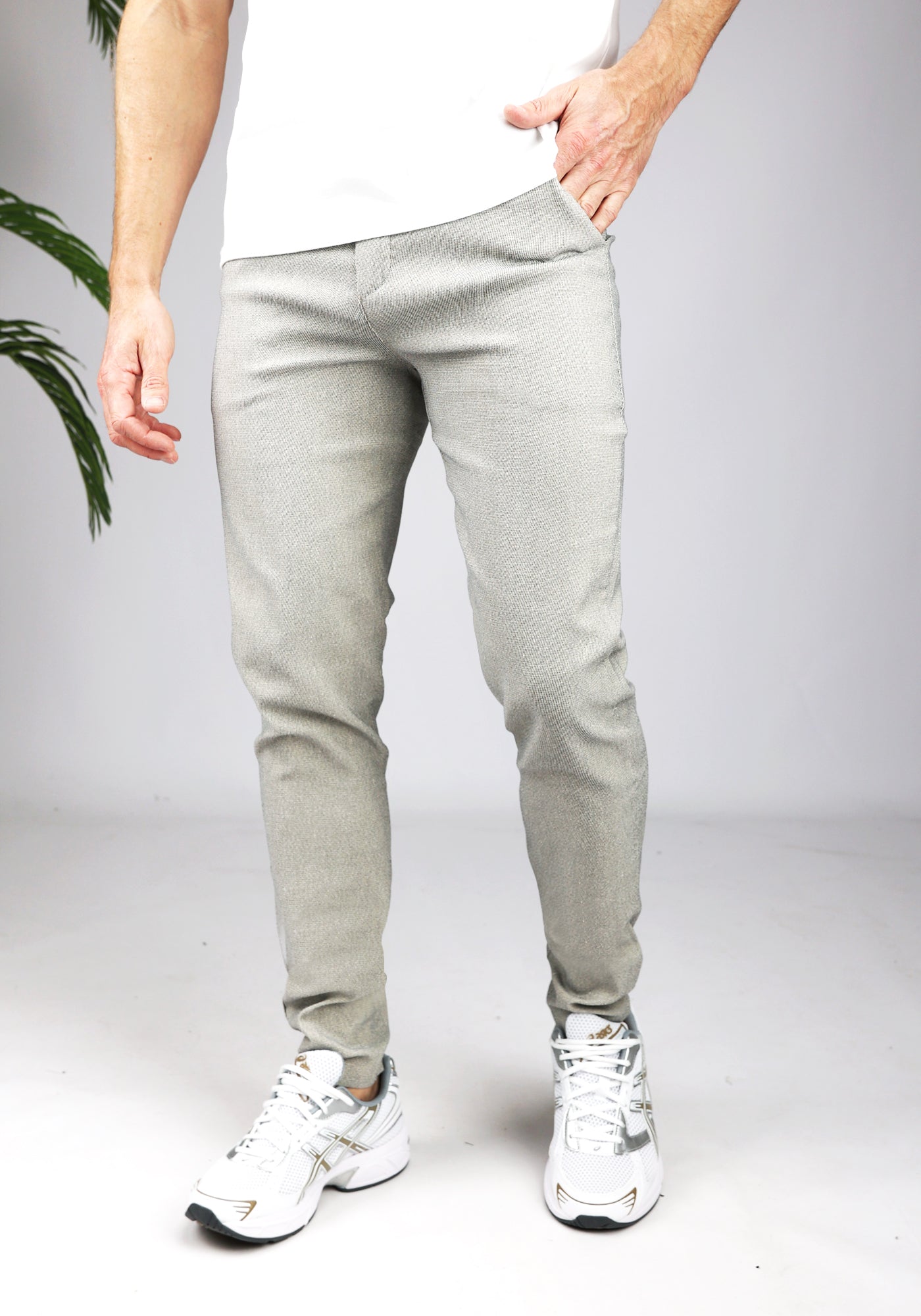 Cotton District CHINO Pants & Chino's IRON