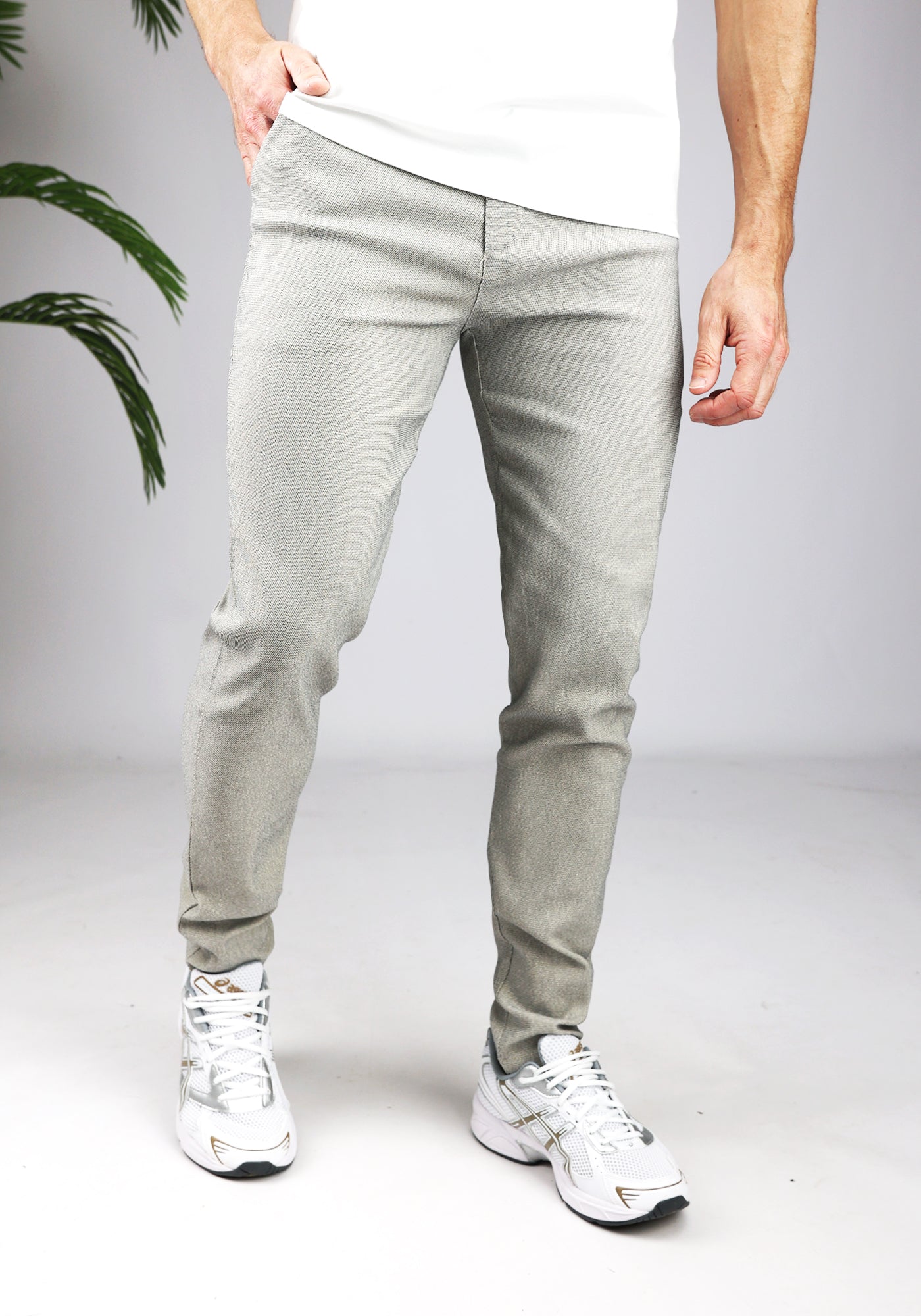 Cotton District CHINO Pants & Chino's IRON