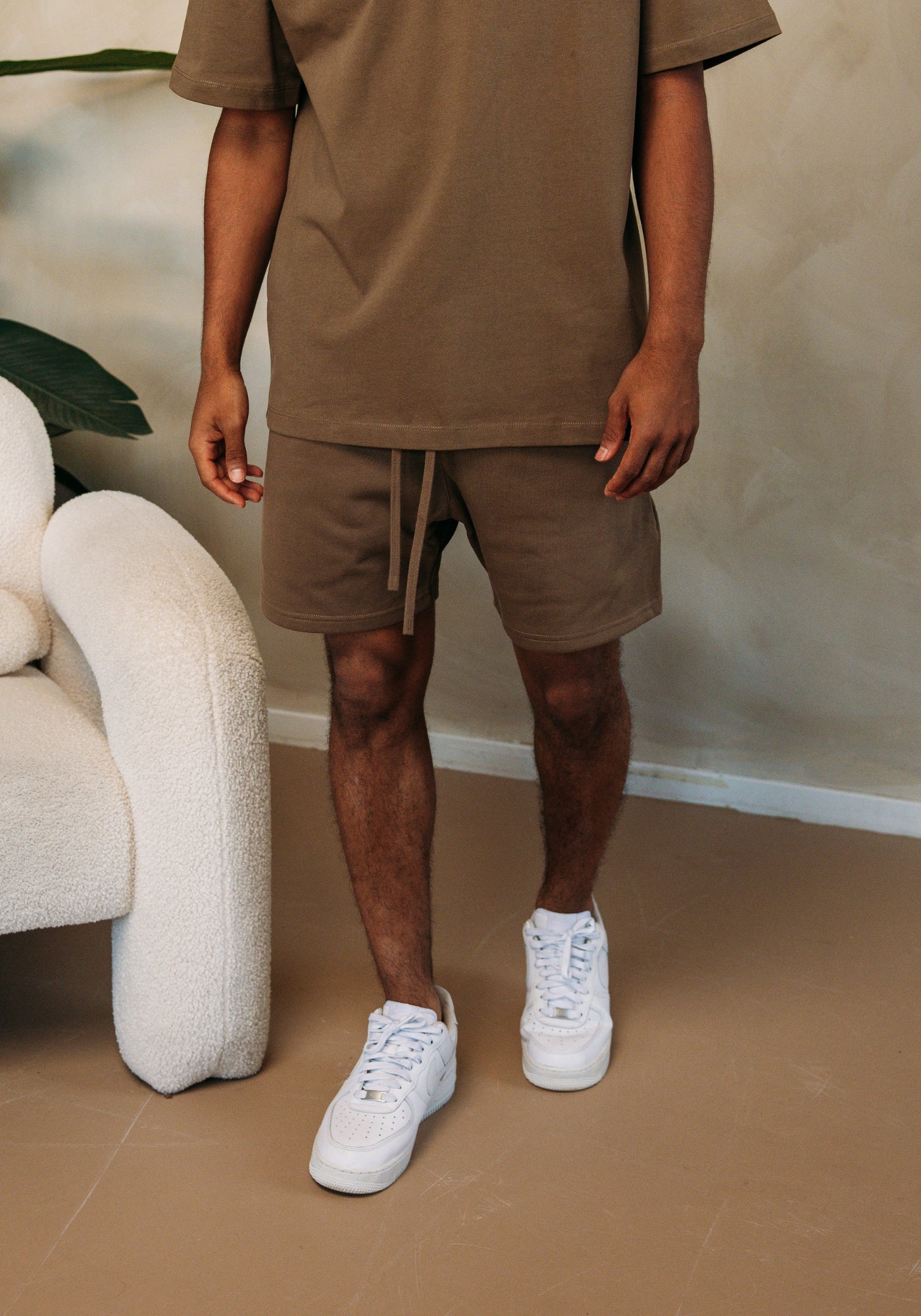 Cotton District ESSENTIAL SHORTS Shorts BROWN