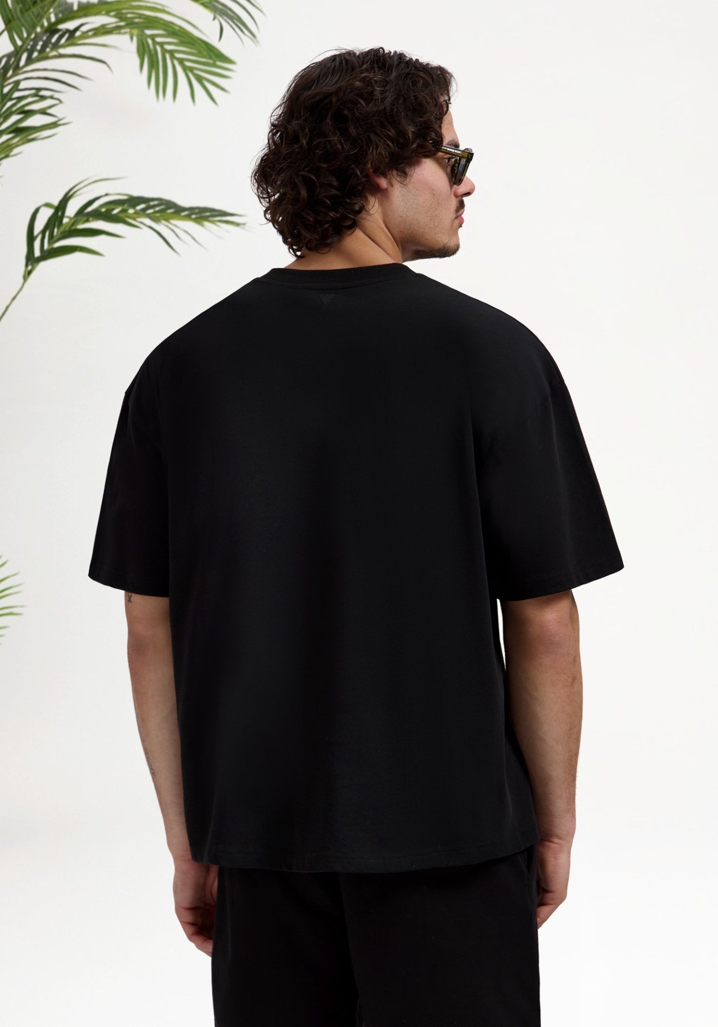 Cotton District Emblem Badge T-shirt T-Shirts BLACK
