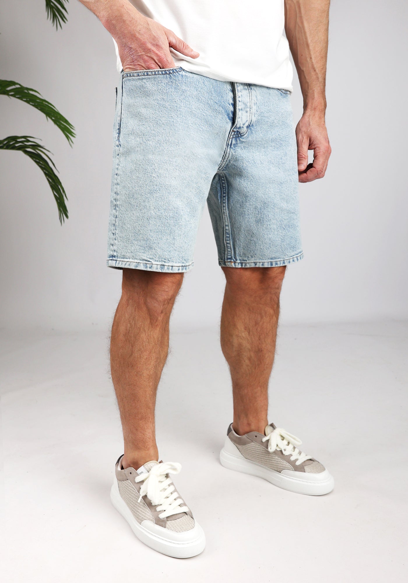 Cotton District LOOSE DENIM SHORTS Shorts LIGHT BLUE