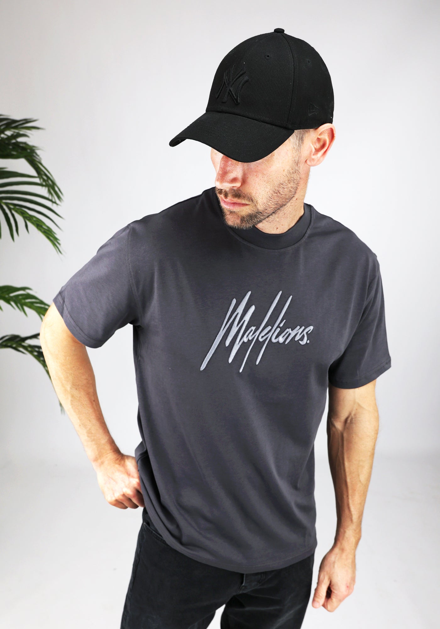 Cotton District MALELIONS ESSENTIALS T-SHIRT T-Shirts ANTHRACITE