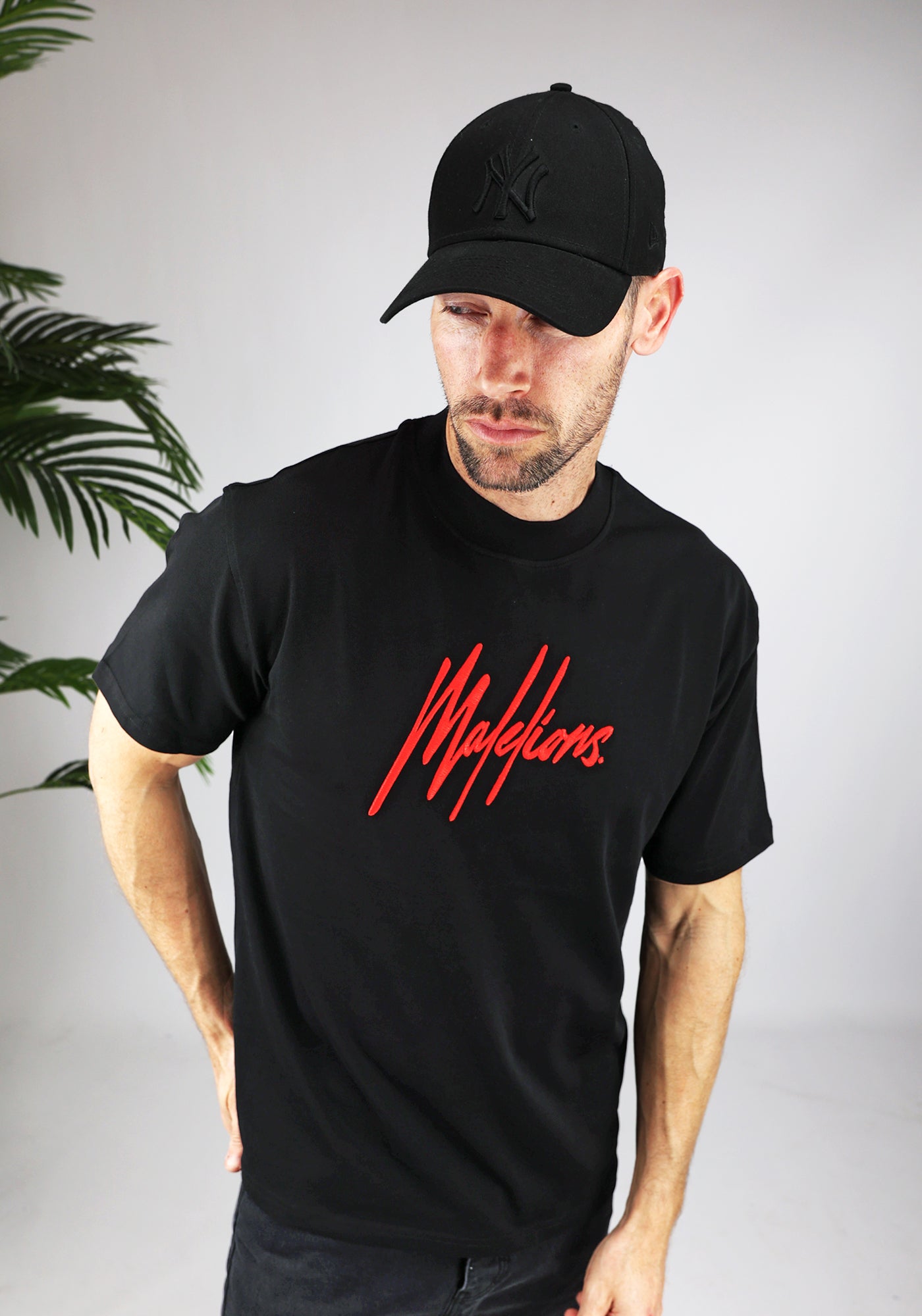 Cotton District MALELIONS ESSENTIALS T-SHIRT T-Shirts BLACK/RED