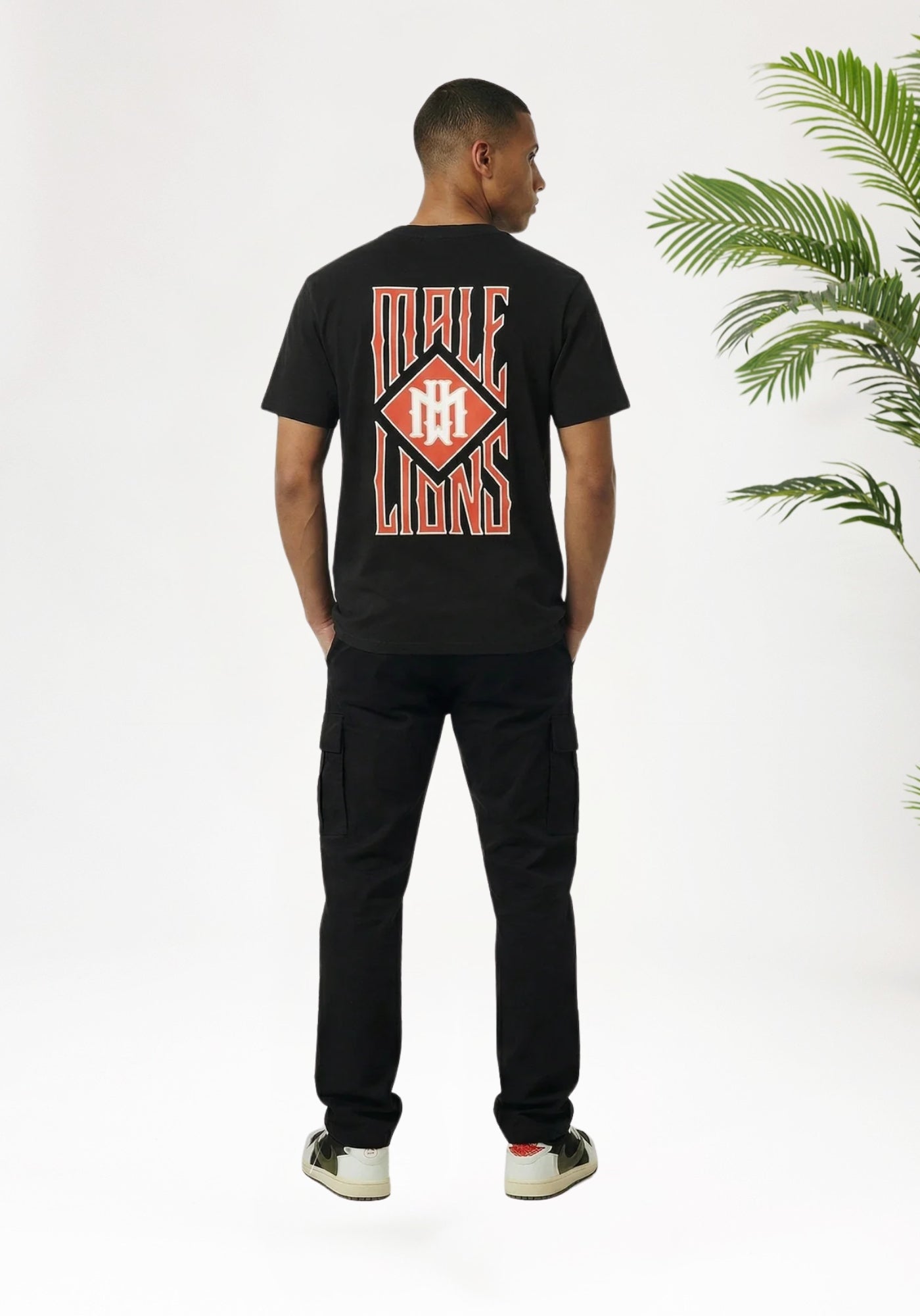 Cotton District MALELIONS GOTHIC TILE T-SHIRT T-Shirts BLACK