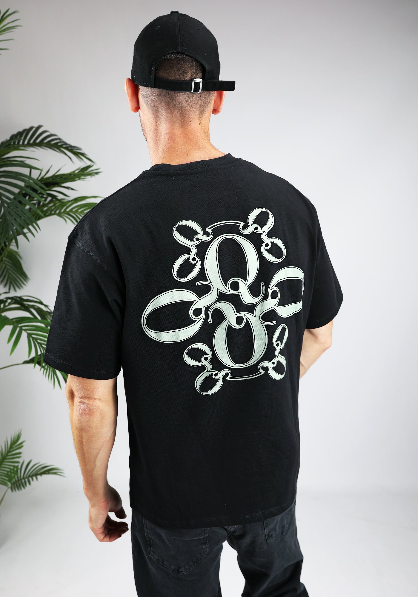 Cotton District QUOTRELL INSIGNIA T-SHIRT  BLACK