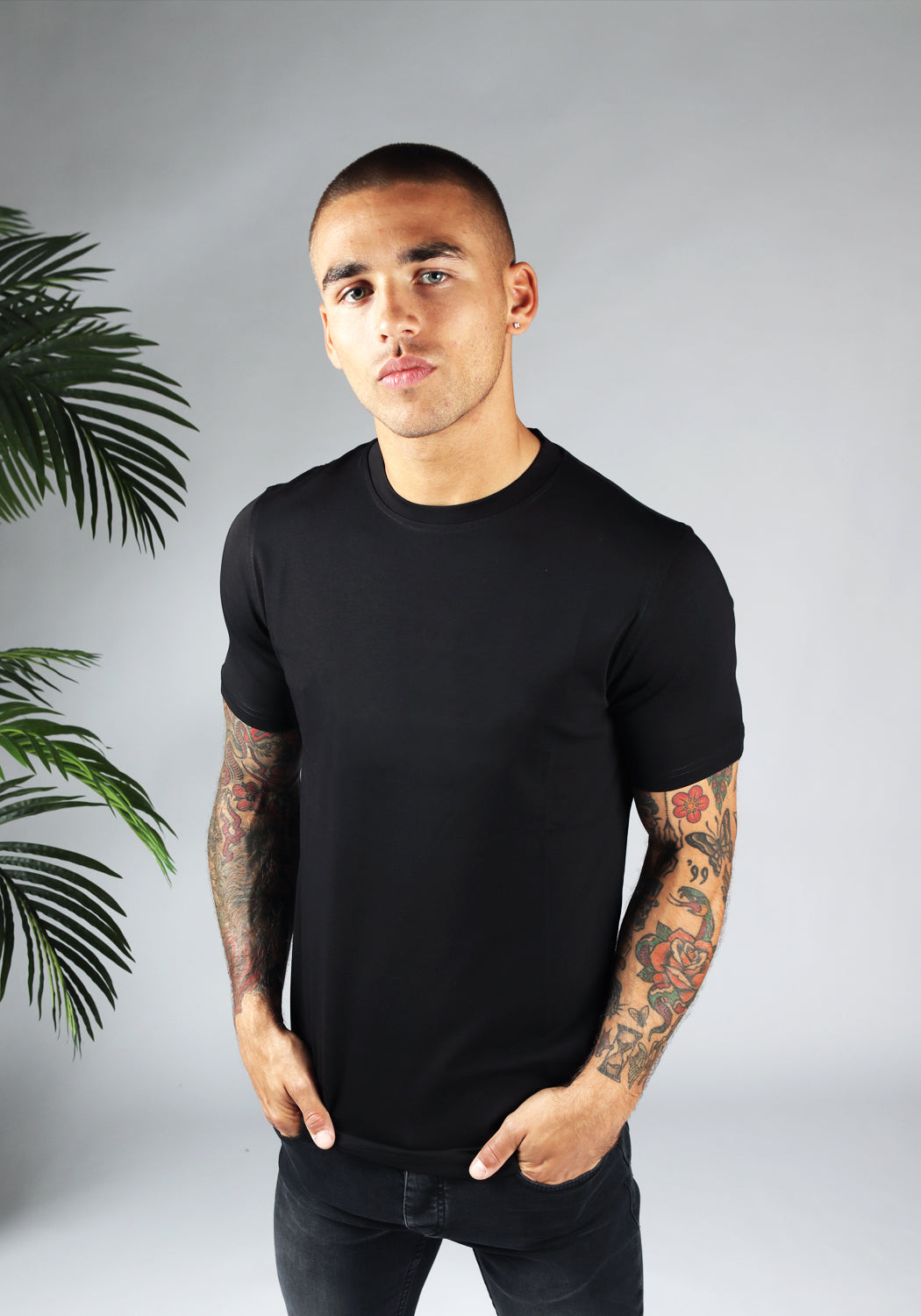 Cotton District STRAIGHT FIT STRETCH T-SHIRT  BLACK