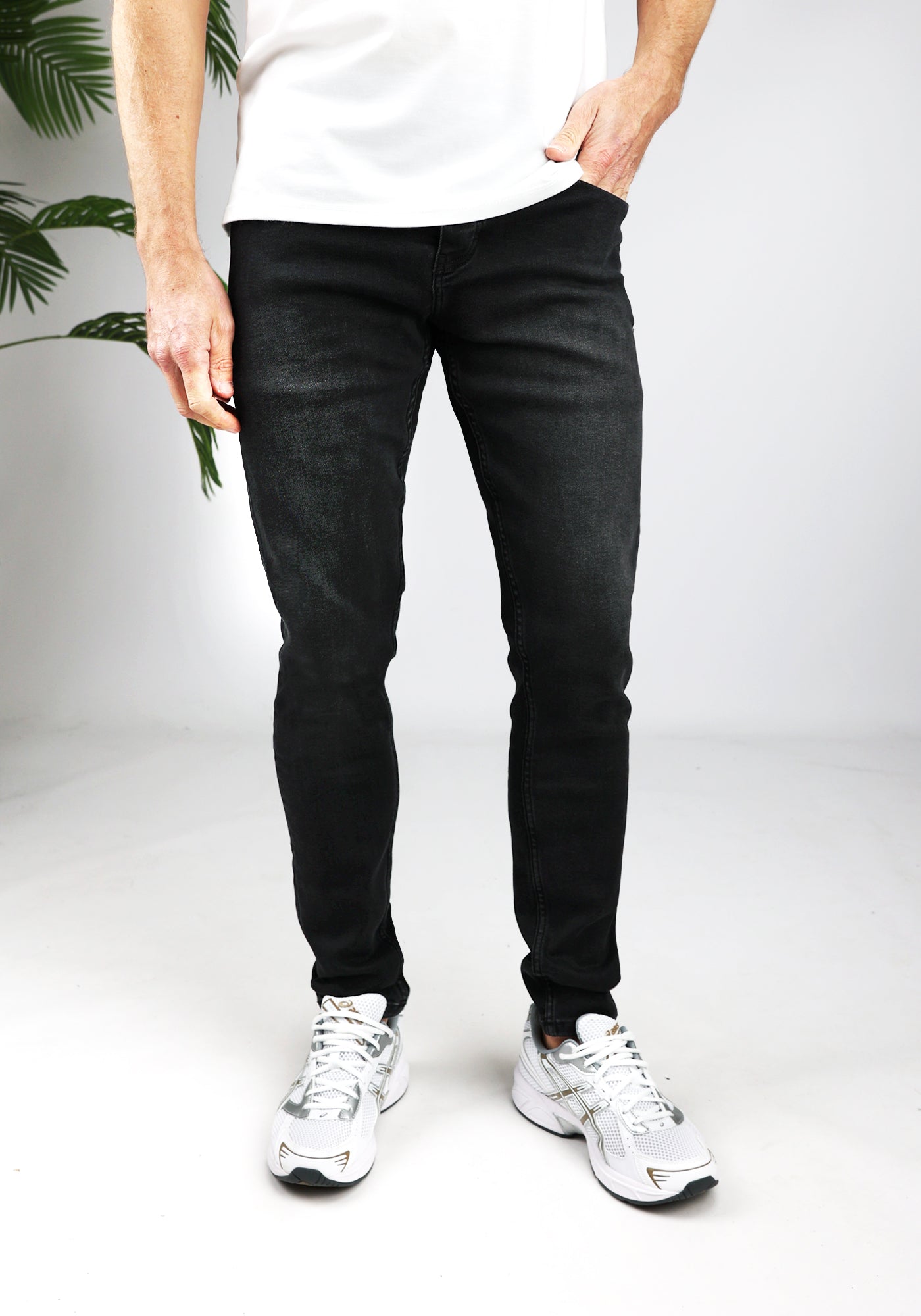 Cotton District TAPERED FIT JEANS  BLACK