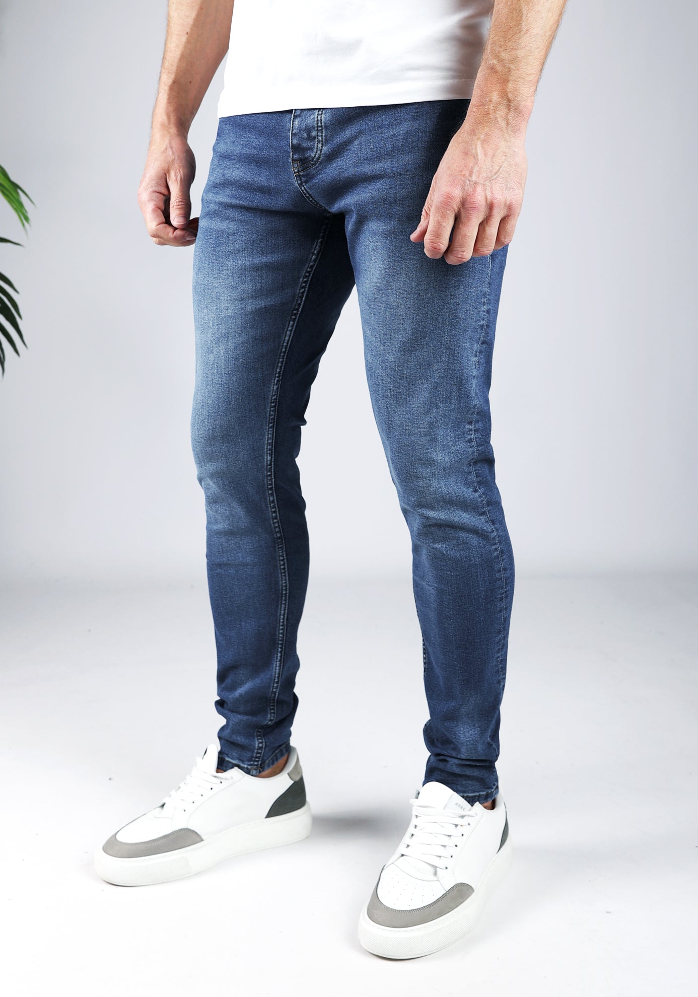 Cotton District TAPERED FIT JEANS  CHEMICAL BLUE