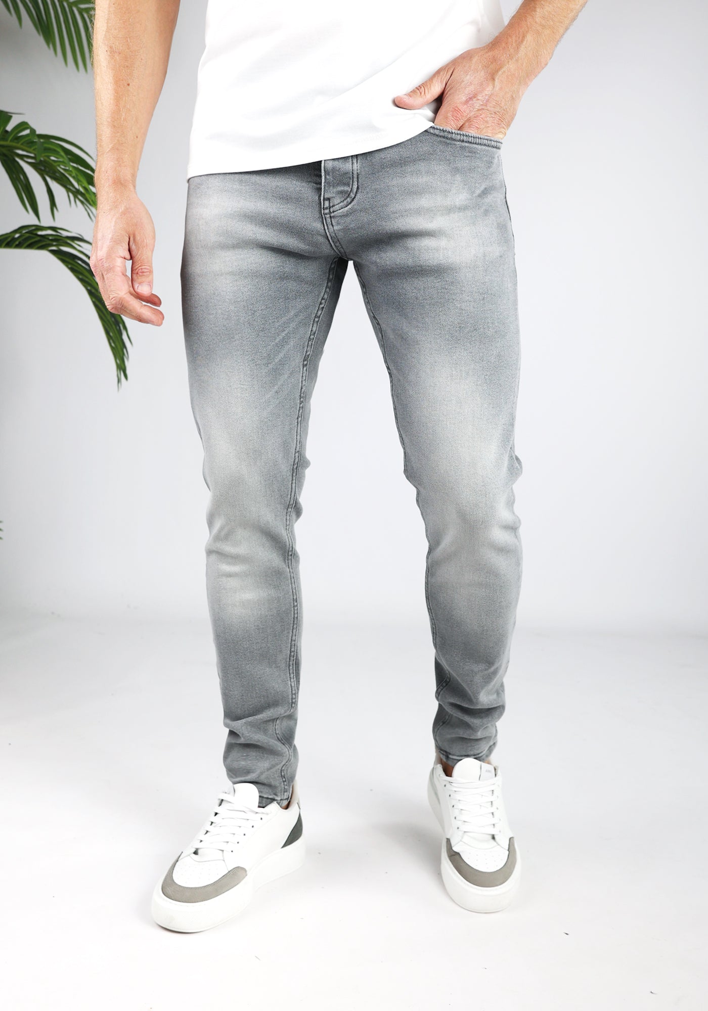 Cotton District TAPERED FIT JEANS  GREY