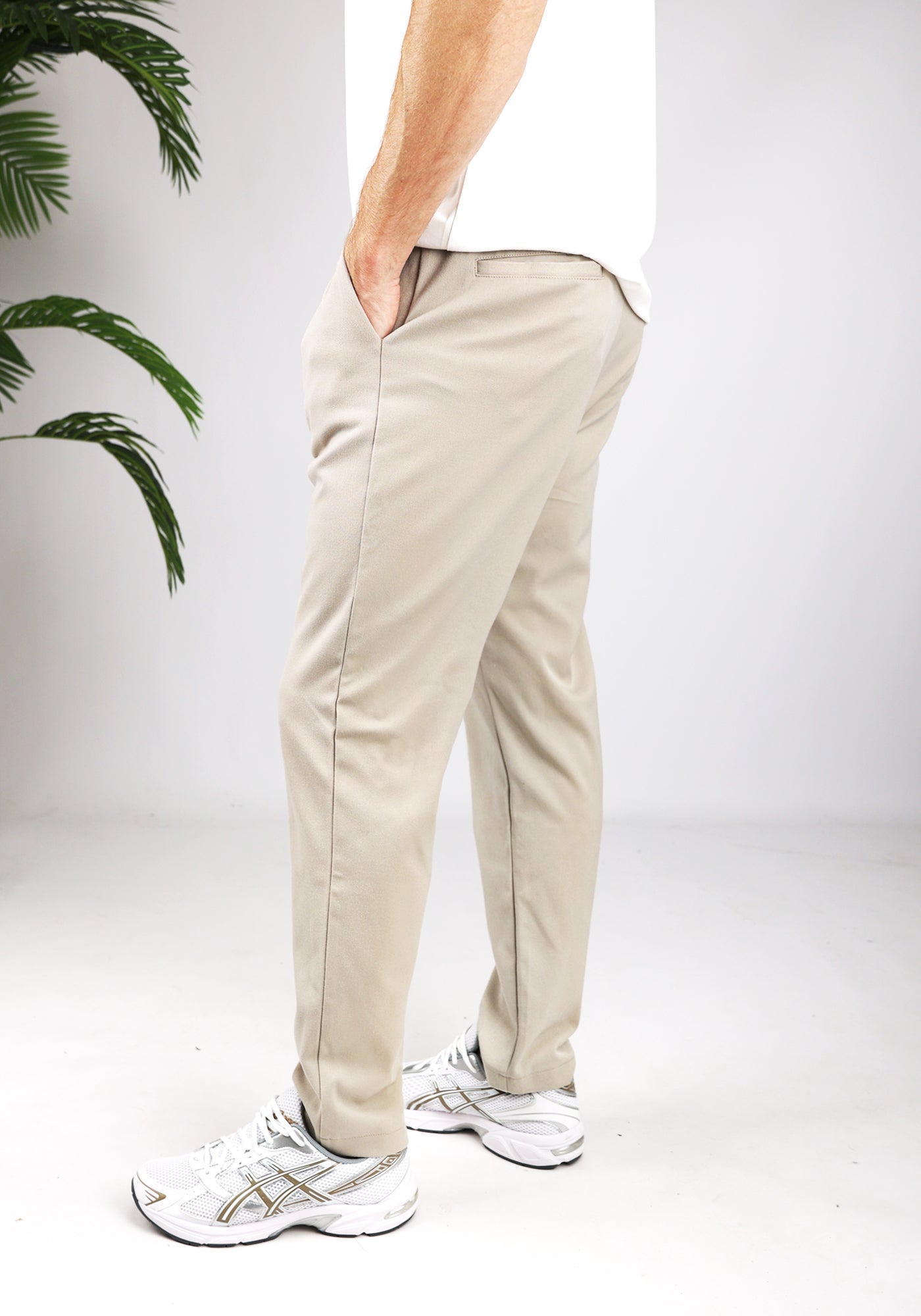 Cotton District WEEKEND CHINO Pants & Chino's BEIGE